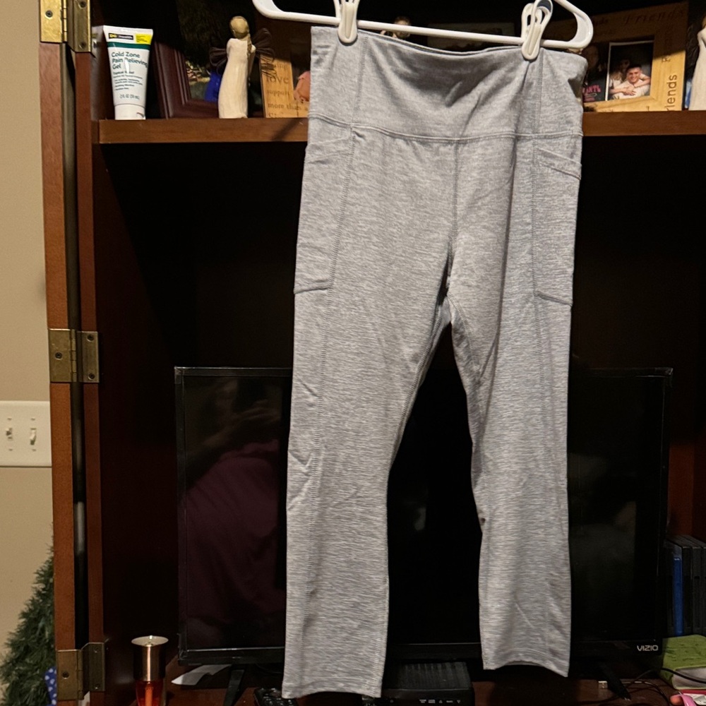 Women's  Capri Gray High-Waist Leggings